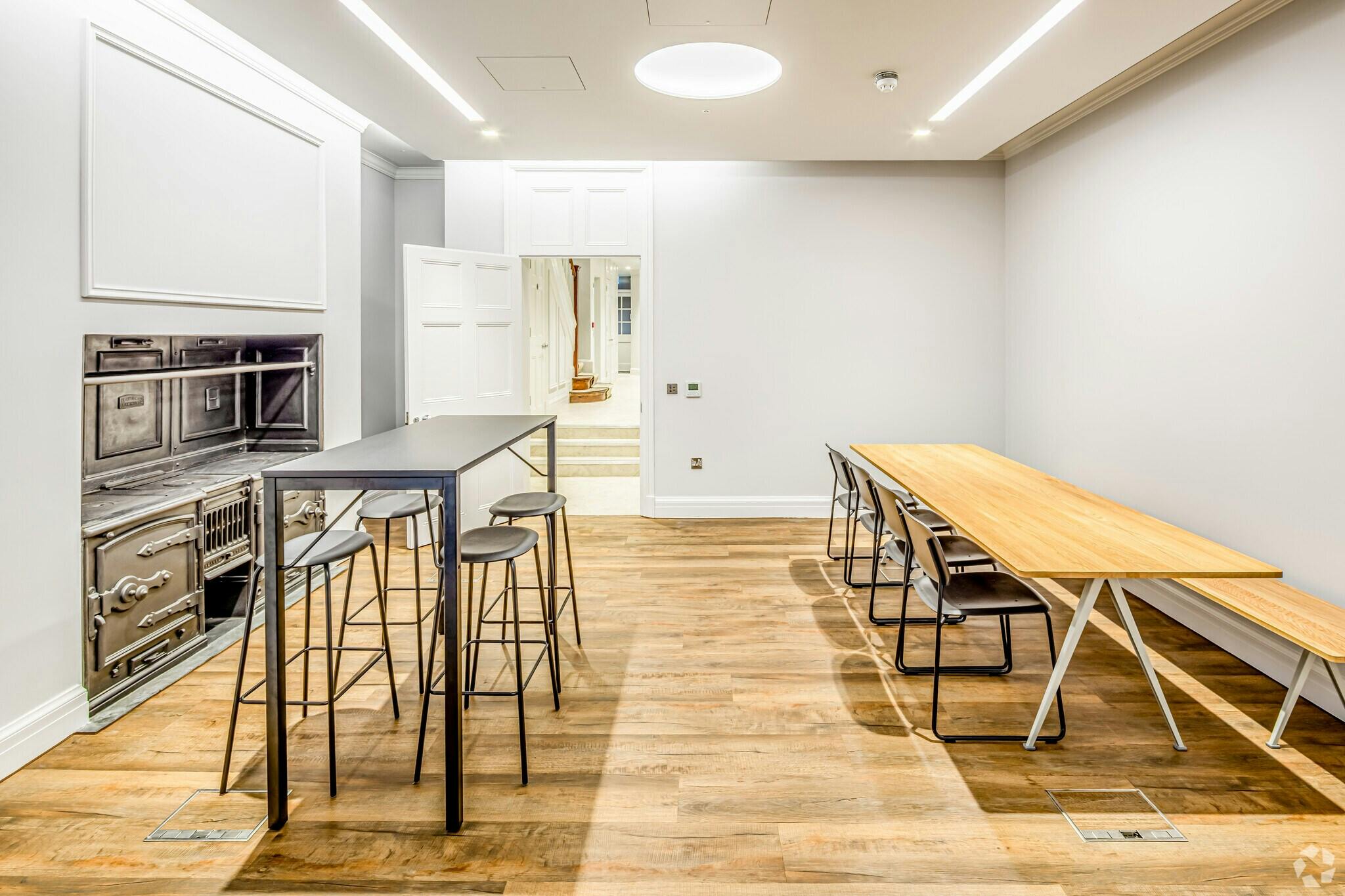 56 Grosvenor Street, London, Offices To Let - 56GrosvenorStLondonInteriorPhoto9LargeHighDefinition.jpg