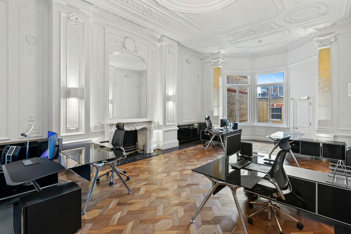 Ca0d096ae6ef3091b5696e2a0b2c0e9c 3