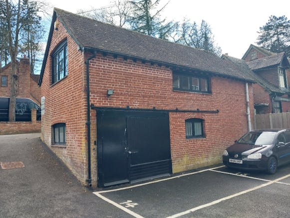 The Hall, Ascot, Offices / Other Lease Assignment - 20260325_163756.jpg