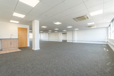 Ground Floor, 96-99 Queens Road, Brighton, Retail To Let - DSC08398.jpg