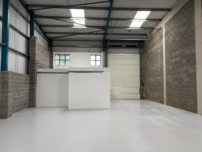 Unit 2 Dencora Centre, St Albans, Warehouse To Let - 3.jpg