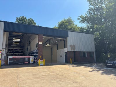 Unit 10, Oakwood Trade Park, Crawley, Industrial/Logistics To Let - IMG_0693.jpeg