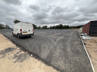 Dallow Road, Laporte Retail Park, Luton, Industrial/Logistics / Open Storage To Let - IMG_2595.JPG
