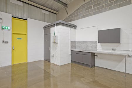 Unit 13 Albion Park, Leeds, Industrial To Let - IMG_1957.jpg