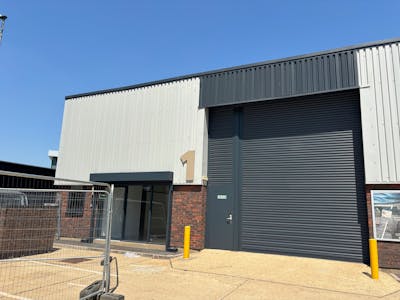 Unit 1, Oakwood Trade Park, Crawley, Industrial/Logistics To Let - IMG_0809.jpeg