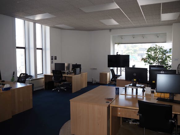 Stroud House, Russell Street, Stroud, Office For Sale - Int 2.jpg