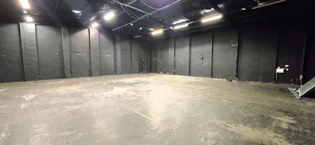 Unit 12, Unit 13 & Unit 14, Lyndean Industrial Estate, London, Industrial To Let - 20260224_134827 - Edited.jpg