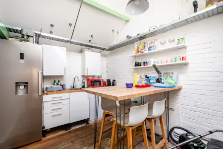 Unit H, I & J Taylors Yard - 160 Brick Lane, London, Office To Let - Brick Ln 160 1F - Low Res 10.jpg
