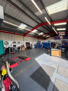 Unit 2 C R Bates Industrial Estate, High Wycombe, Industrial To Let - IMG_2701.jpeg