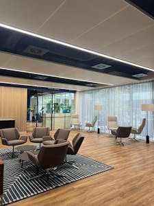 Building 5, 5 Foundation Park, Maidenhead, Office Lease Assignment - waiting room.jpg