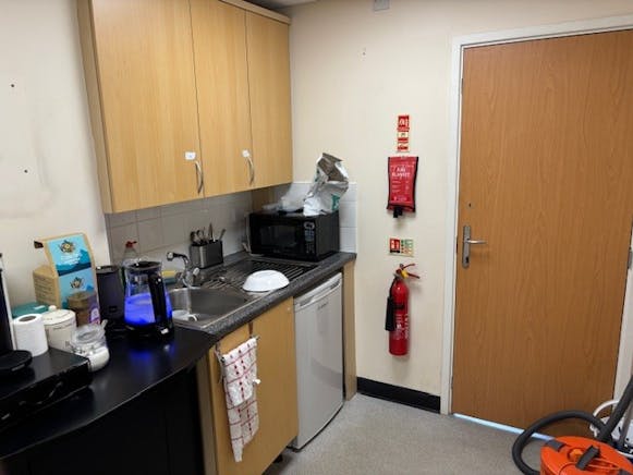 Hollies House, Suite G, Potters Bar, Offices To Let - 7.jpg