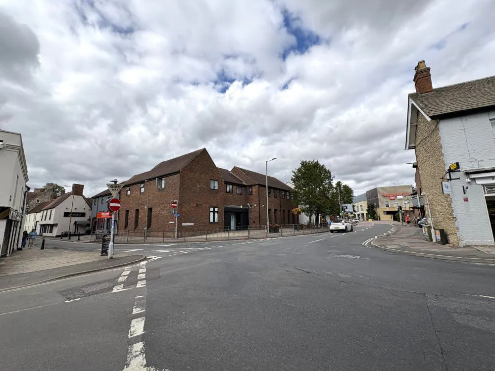 1-7 Manorsfield Road, Bicester, Office / Retail To Let - IMG_0254.jpg