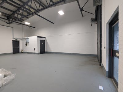 Unit 12 Boundary Business Centre, Woking Surrey, Industrial / Light Industrial To Let - 1000005260.jpg