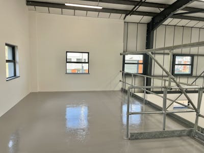 Unit 8 Airlinks Industrial Estate, Heston, Heathrow, Industrial / Warehouse To Let - Warehouse 12.jpg