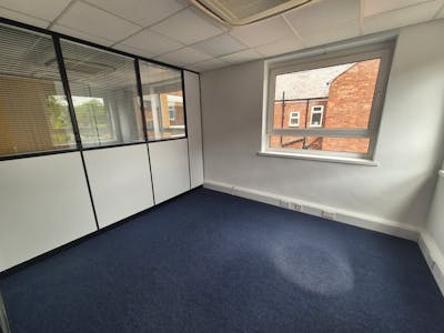 Suite 4, 1st floor Ashfield House, Stockport, Office To Let - 20250521_120312.jpg