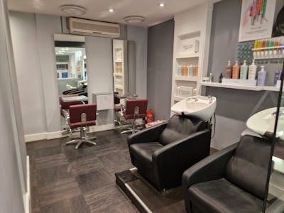 49 Broadway, Leigh-on-Sea, Office / Retail To Let - WhatsApp Image 20250312 at 074144_83f46b40.jpg