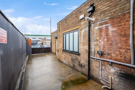 14 Steele Road, London, Warehouse To Let - 1238822 10.jpg