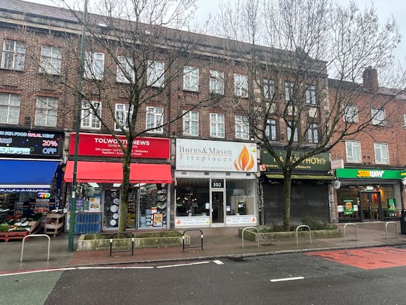102 Tolworth Broadway, Surbiton, Health & Fitness / Restaurant / Restaurant / Retail To Let - IMG_9591.JPG