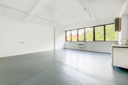 Unit 35 Regent Studios, 8 Andrews Road, London, Industrial To Let - TT Gasp  Low Res 7.jpg