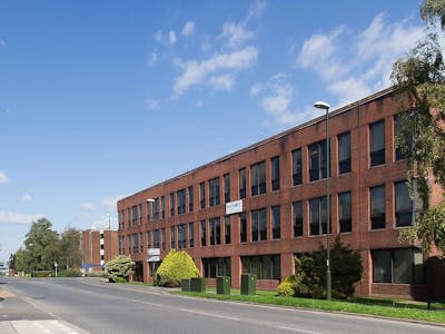 2nd Floor Offices, Southpoint, Crawley, Office To Let - ezgif2c4cf2bc9f1.jpg