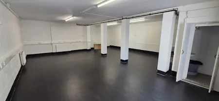 95a & 95b Cavendish Place, Eastbourne, Leisure / Office / Retail / Warehouse To Let - 20260813_143251.jpg