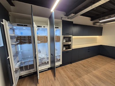 Ambition House, 6 Oldham Road, Manchester, Office To Let - 20251204_115841.jpg