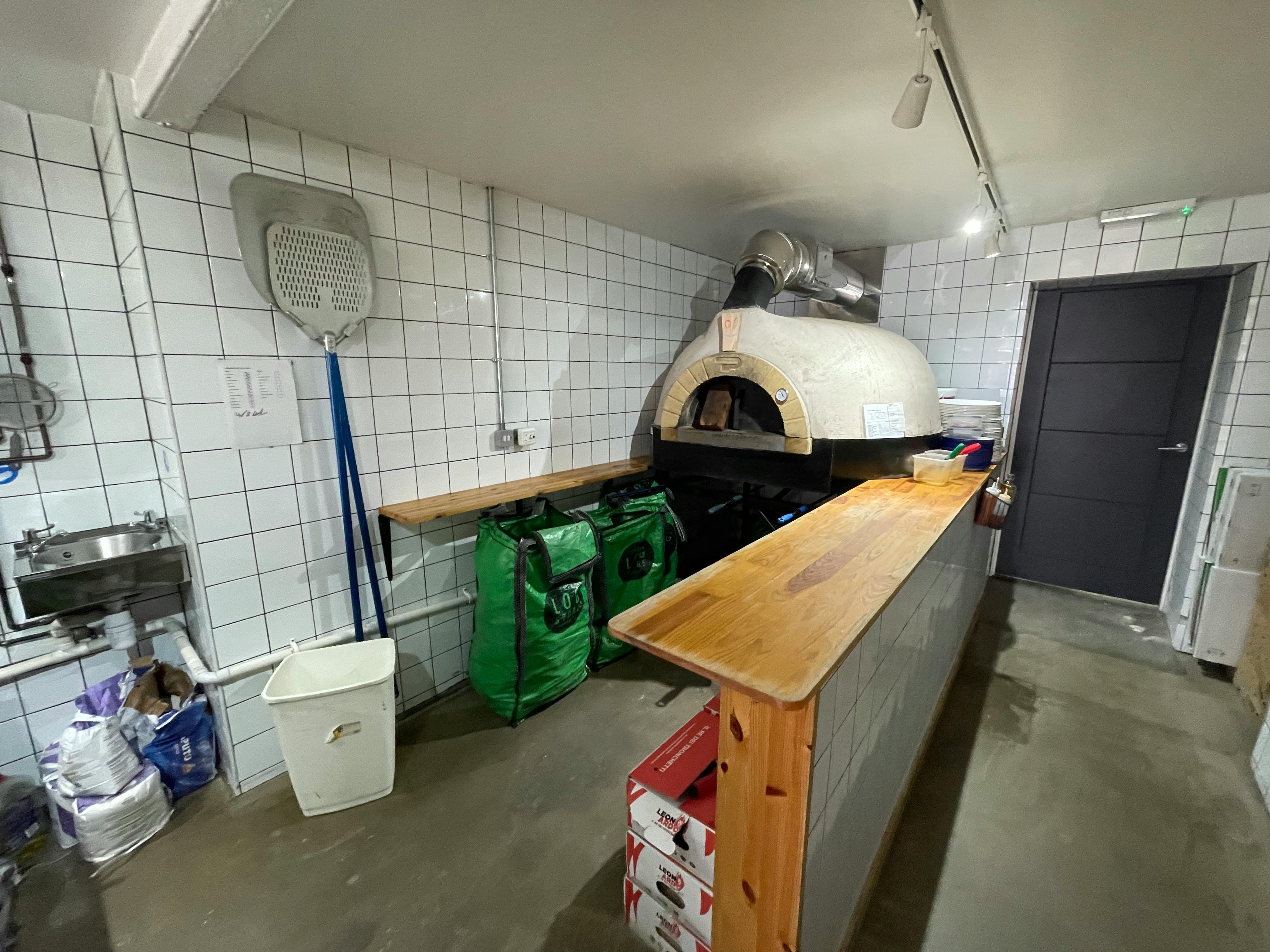 Retail/Shop in Bournemouth - photo 3