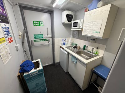 141 Courtlands Drive, Watford, Retail For Sale - IMG_4620.jpeg