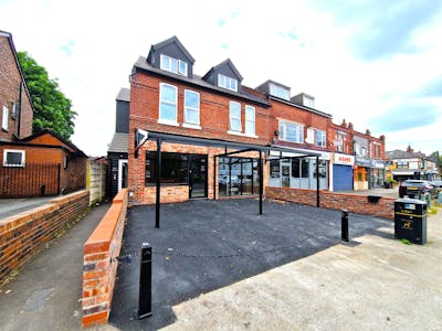 331 Wellington Road North, Stockport, Retail To Let - 20240625_123948.jpg