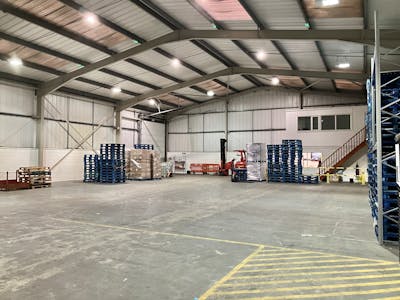 2B Enterprise Trading Estate, Southall, Warehouse To Let - 2b Enterprise - Warehouse 2.jpg