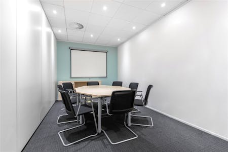 Castle Court, 41 London Road, Reigate, Office To Let / For Sale - meeting room.jpeg