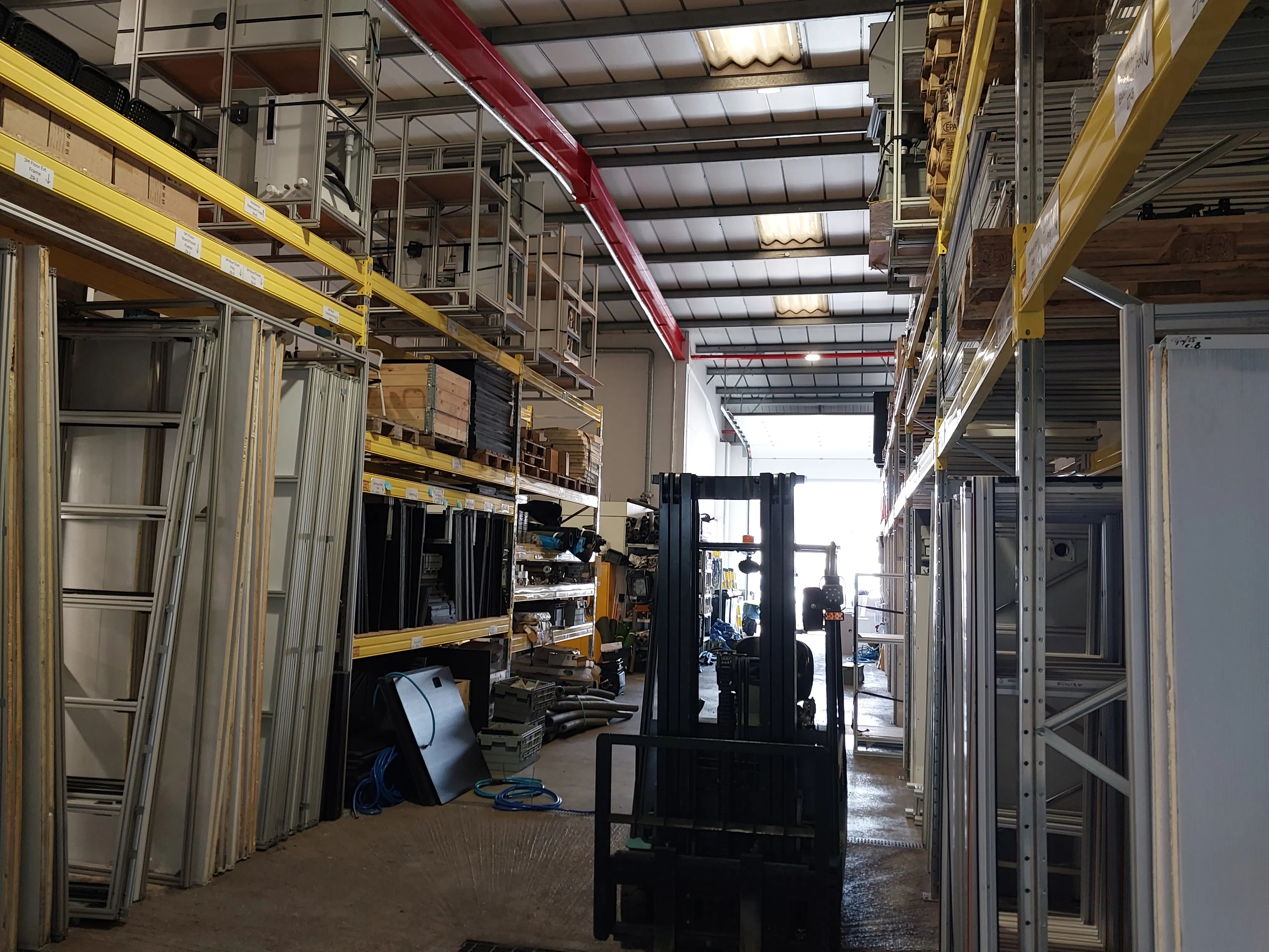 Unit 12b, The Western Centre, Bracknell, Industrial To Let - 20260629_112151.jpg