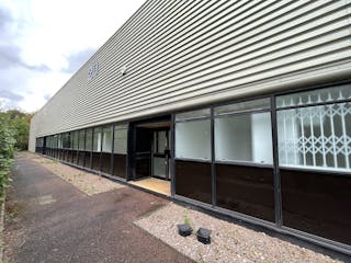 Unit 20 Granby Trade Park, Peverel Drive, Milton Keynes, Industrial To Let - 29ce4444dc19d3f9c81f289c562e2a3fIMG_2633.jpeg