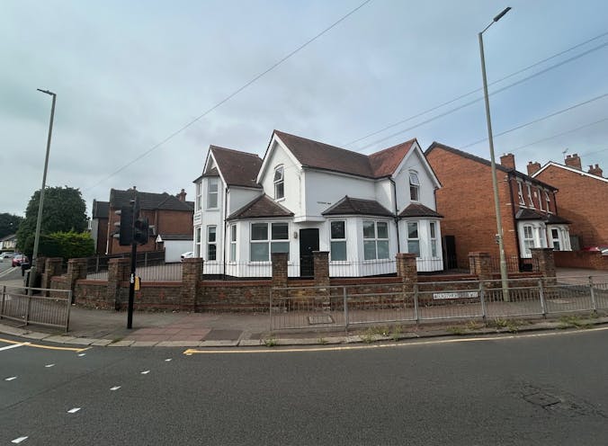 Academy House, 241 Chertsey Road, Addlestone, Offices To Let - ext3.jpg