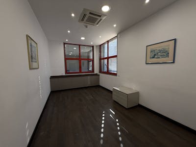 Carnaxide Armazém e Escritórios 4.200 m2, Rua das Quintinhas, 1, Carnaxide, Industrial / Logistics / Warehouse To Let / For Sale - IMG_0852 Large.jpg