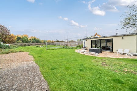Far View, The Common, West Drayton, Residential / Open Storage For Sale - 13651111068e9231babcf9.jpg
