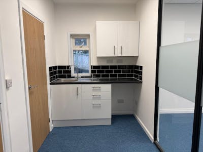 27 The Oakwood Centre, Havant, Business Park / Industrial / Office / Warehouse For Sale - WhatsApp Image 2026-04-29 at 13.45.19 (6).jpeg