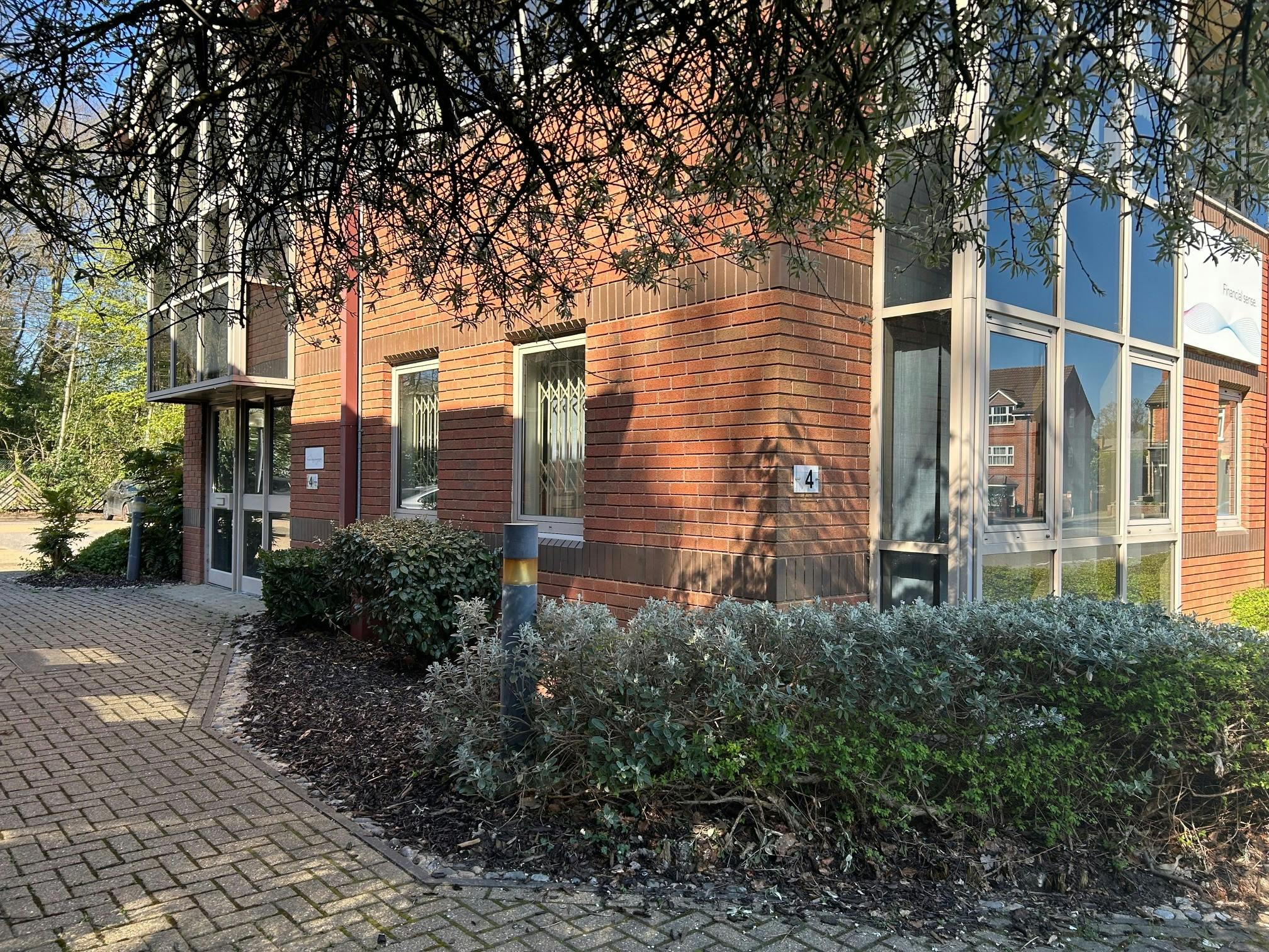 Unit 4, Wellington Business Park, Crowthorne, Offices For Sale - 3.jpg