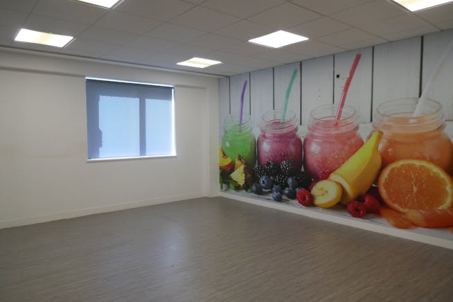 Turnford Place, Broxbourne, Offices To Let - P1050998.JPG