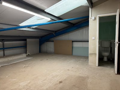 8-9 Babylon View Oxford Road, Yeovil, Industrial/Logistics For Sale - IMG_1963.JPG