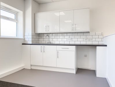 10 Whitby Avenue, Park Royal, Industrial/Logistics / Industrial / Warehouse To Let - 8.jpg