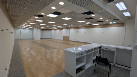 Unit 92, Eden Shopping Centre, High Wycombe, Class E Retail / Leisure / Retail / Retail - In Town / Shopping Centre To Let - Ground flr (3).jpg