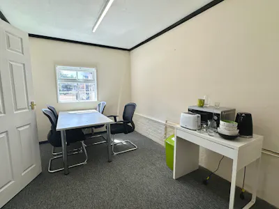 The Old Dairy, Manor Farm, Tingrith, Office To Let - IMG_8760.JPG