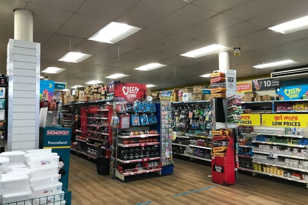 Retail/Shop in London - photo 2