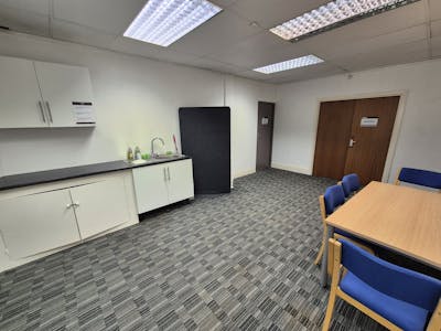 M6b Maxron House, Green Lane, Stockport, Office To Let - 20260415_105845.jpg