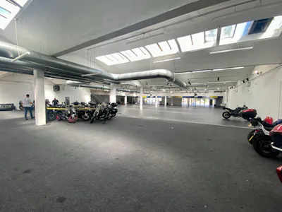 61-63 Gatwick Road, Crawley, Class E Retail / Leisure / Industrial / Industrial / Warehouse To Let / For Sale - IMG_0955.jpeg