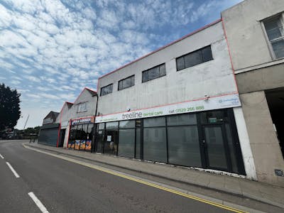 86B Southgate, Sleaford, Retail To Let - Front shot.jpg