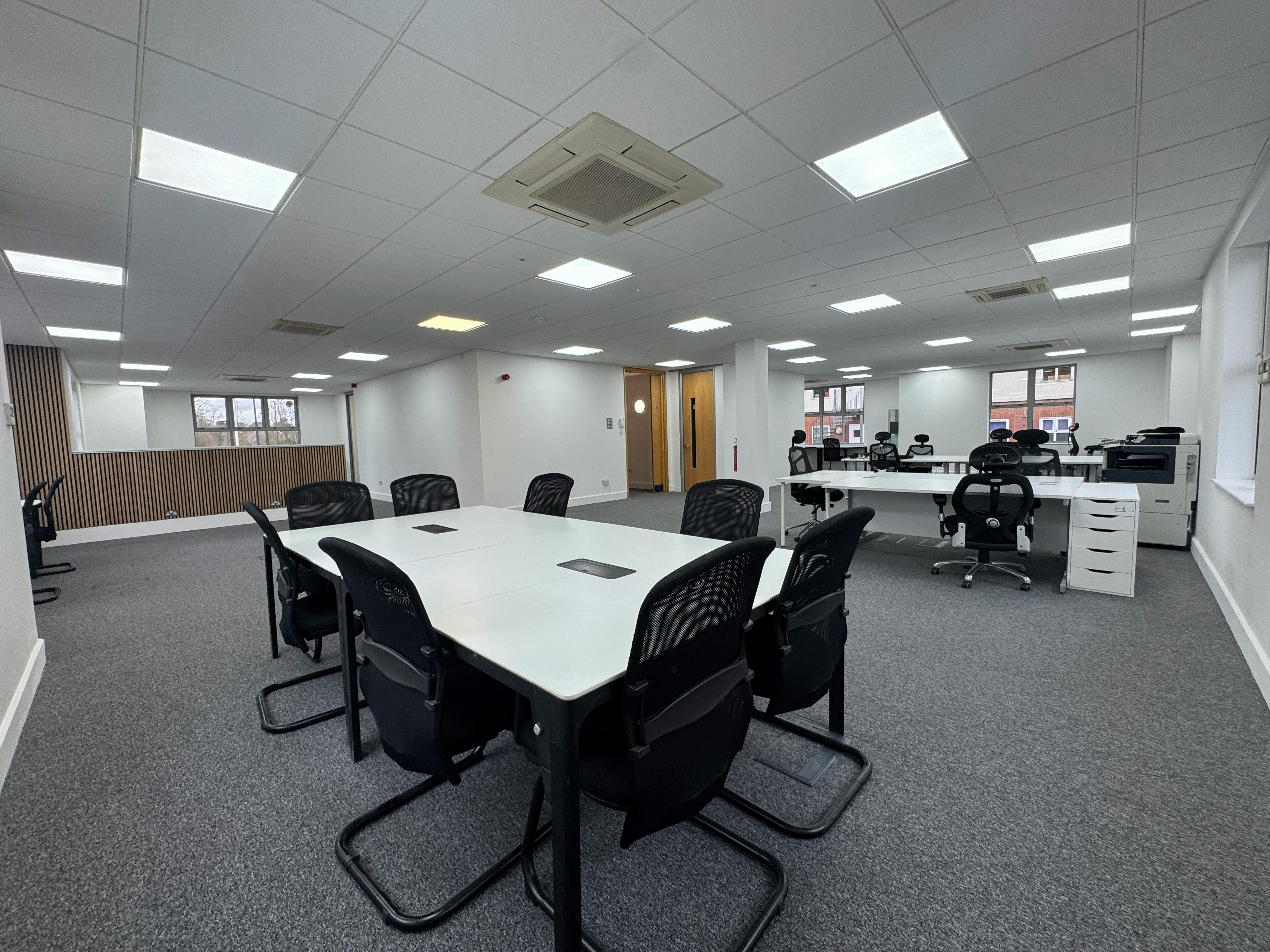 Office in Maidenhead - photo 3