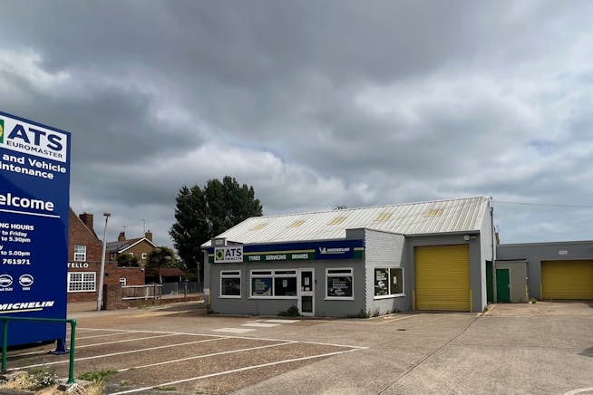 Langney Rise, Eastbourne For Sale - Main 2.jpg Langney Rise, Eastbourne For Sale - Main 2.jpg