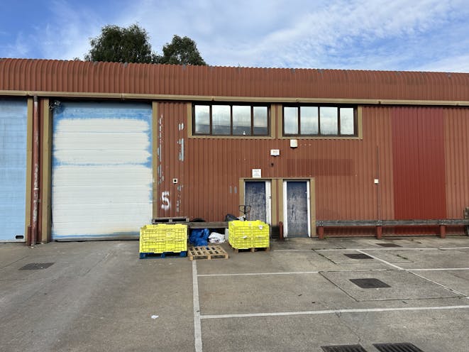 Unit 5 Bentley Park, Alton, Warehouse & Industrial For Sale - IMG_5254.jpg